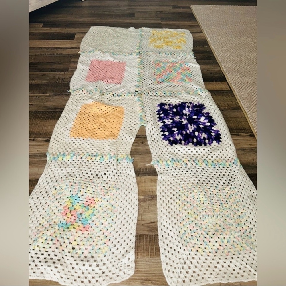 Vintage Crochet Afghan Panel Granny Square Blanket Project Upcycle Craft Project - Picture 9 of 13
